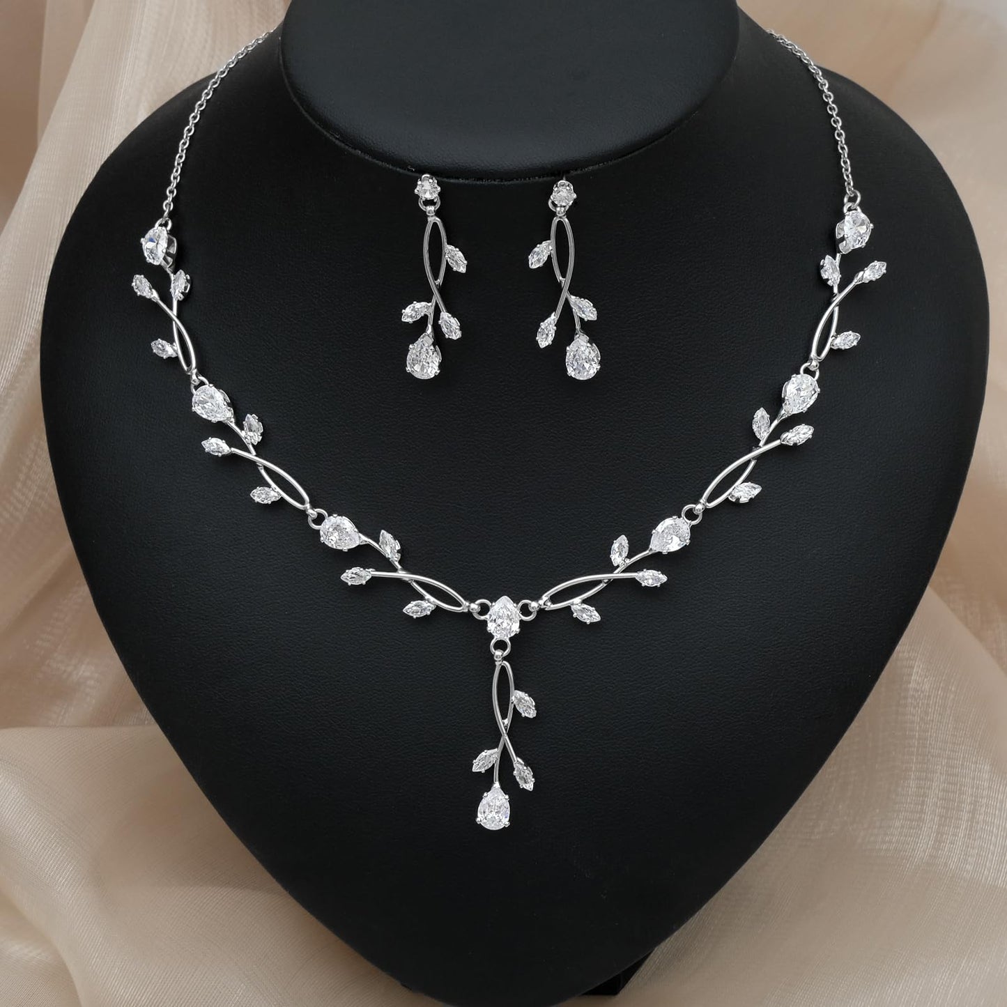 CSY Elegant Silver Bridal Jewelry Sets Clear Cubic Zirconia Wedding Necklace Earrings Bracelet Set for Birdes Bridesmaids CZ Prom Jewelry