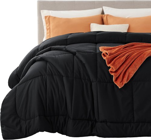 Bedsure Comforter Duvet Insert - Quilted King Size All-Season Down Alternative Bedding, Black 90 x 102 Inches