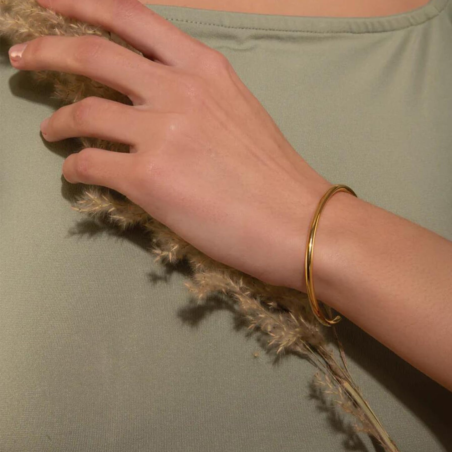 Kainier 3mm 14K Gold Plated Bracelet Stainless Steel Glossy Stackable Thin Round Bangle Bracelet for Women Solid Plain Polished Bracelet Best Gifts for Love