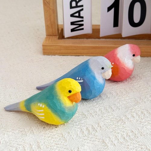 LWINGFLYER Hand-Carved Wooden Bird Figurines - Vibrant Miniature Statues for Home Decor (3PCS Parrot)