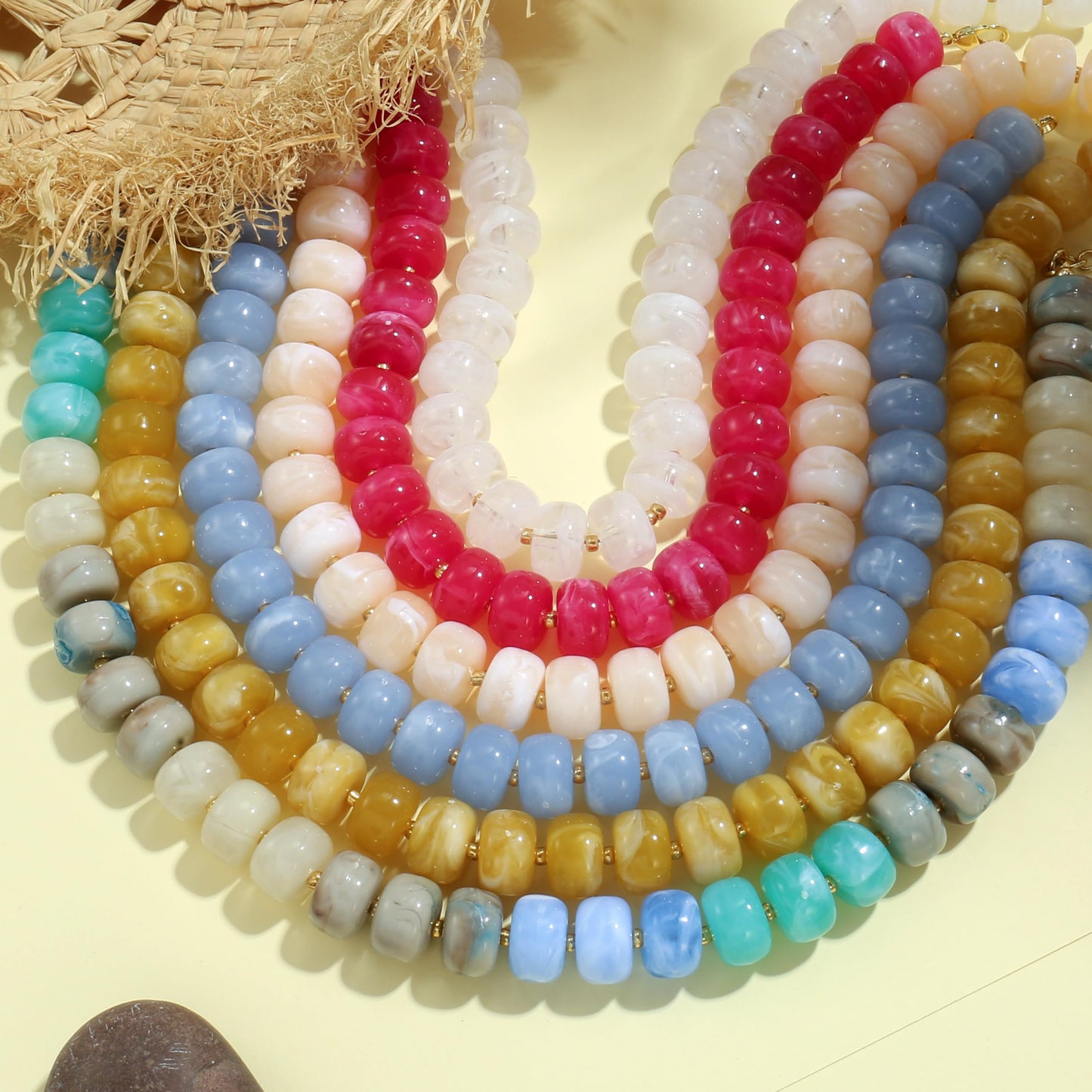 Badu Clear White Chunky Beaded Necklace for Women,Acrylic Bead Choker Statement Necklace Cute Trendy Necklaces Jewelry Gifts