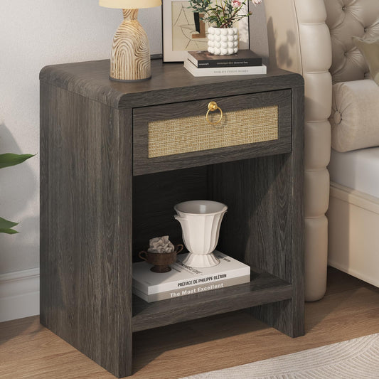 UNIQUITE Rattan Nightstand Bedside Table, Nightstand with Charging Station, Boho End Table with Drawer and Storage Shelf, Wood End Table Night Stand for Bedroom, Small Space, Grey Oak