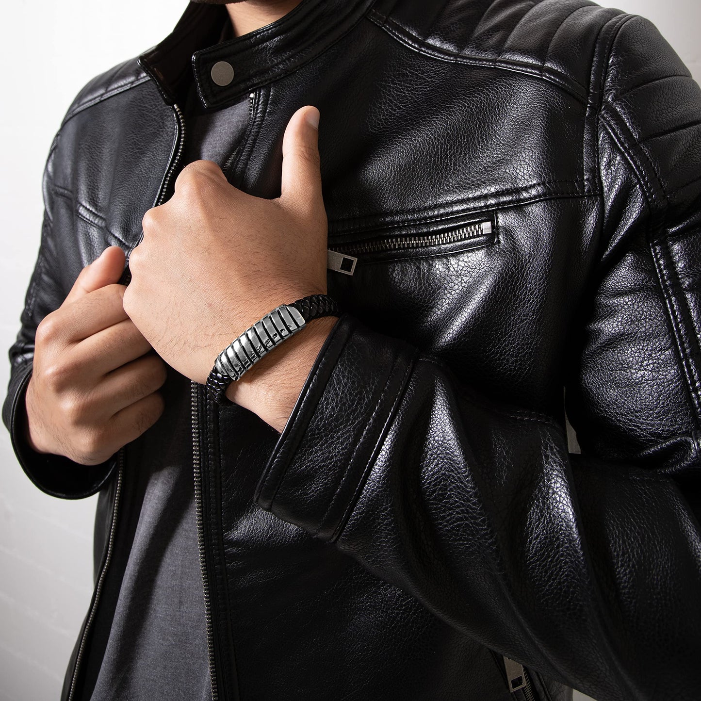 SERASAR Mens Leather Bracelet 17cm Silver Presents Men Gift Box Cowhide Braided Magnetic Clasp Multi Layer Wrap Rope Mans Male Bracelets Band Jewelry Magnet Accessories